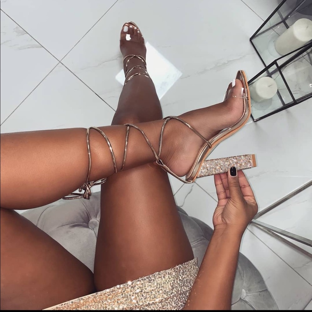 Gorgeous strap up heels SIMMI - Picture 2 of 2